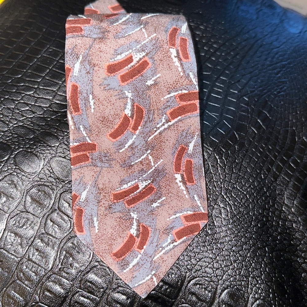 Valentino tie